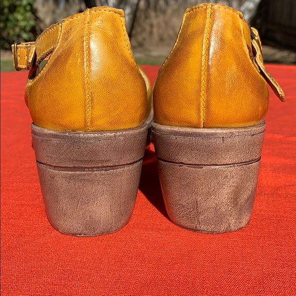 Jafa 702 Clog Sandals Mustard NWOB - Picture 8 of 10
